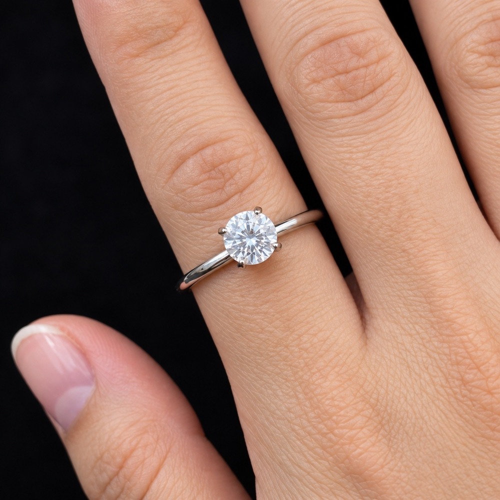 Avon Sterling Silver Round Cut Cubic Zirconia Solitaire Ring Size 8